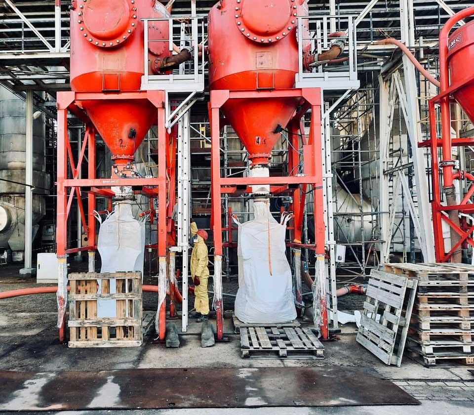 Catalyst handling